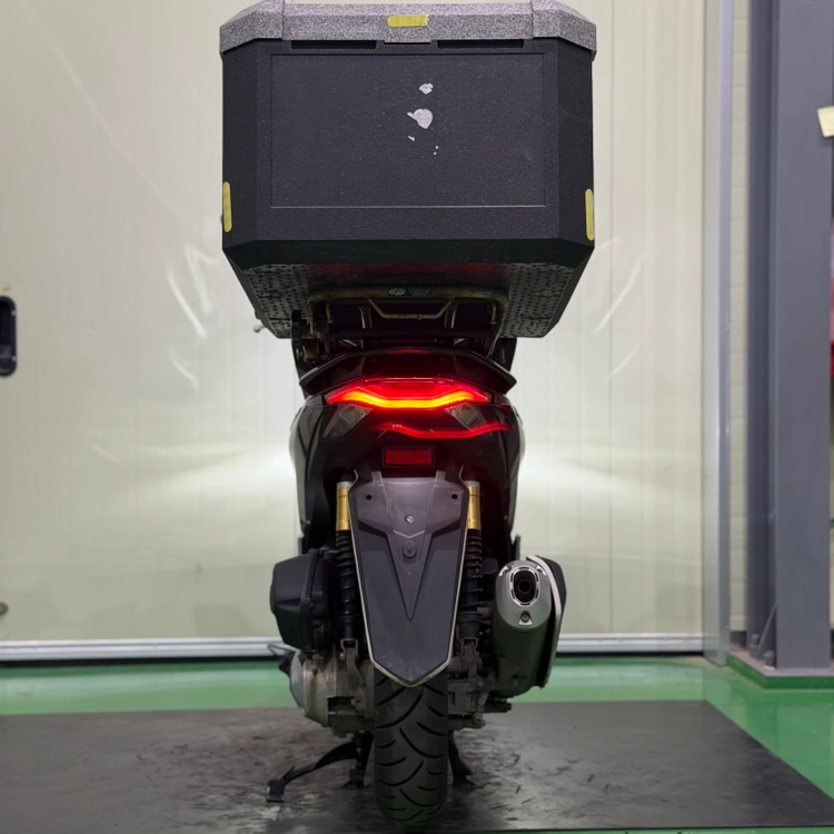 혼다 pcx125 25년식 3만키로 배달셋팅 저렴하게 판매합니다 이미지