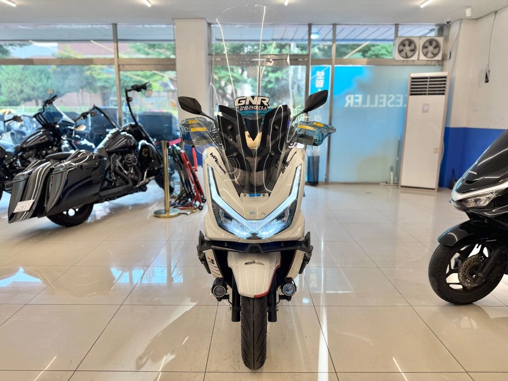 25년식 PCX125 / 41,XXXkm / 배달세팅완료 차량 판매합니다 이미지