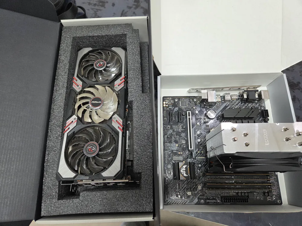 컴퓨터 부품일체 ryzen7 5700x / 애즈락 rx6700xt / 램8g / A520m-plus - 안심되는 중고거래