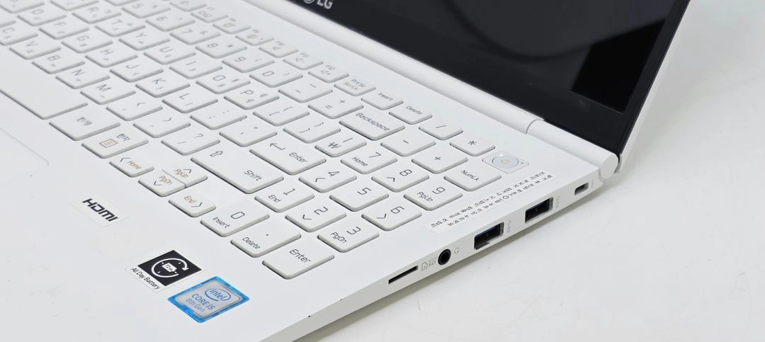 LG그램 15인치 15Z990-VP50ML 엘지 인텔 i5 8GB 256GB 이미지