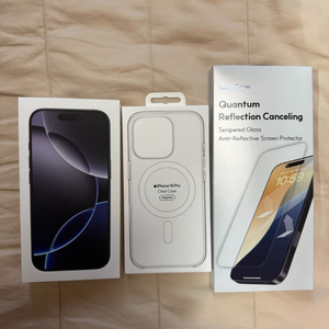 아이폰 프로 16 블랙 티타늄 256gb 판매합니다. 애플 정품 클리어 케이스, 액정 보호필름 여분 1세트 포함 이미지