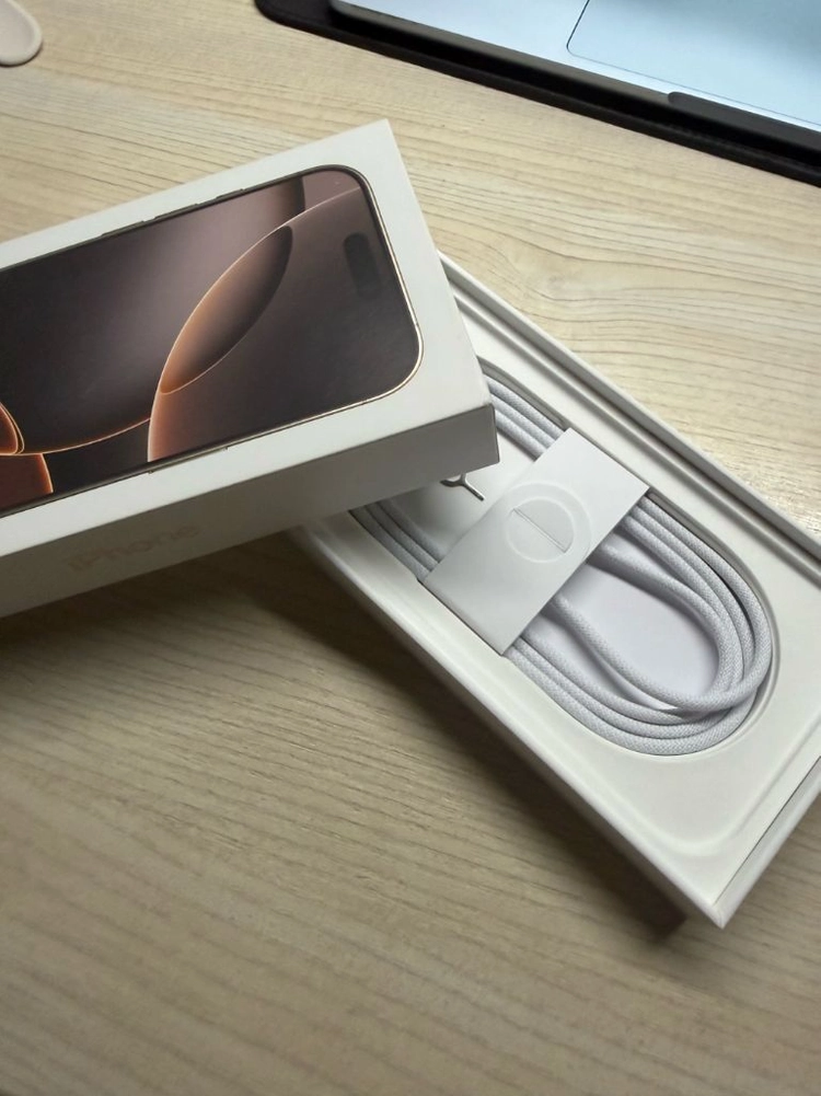 S급 아이폰 16pro 128GB 데저트 티타늄 자급제 풀박스 이미지