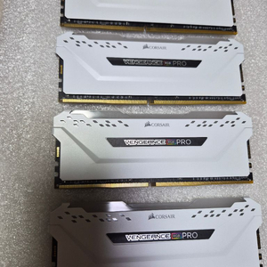커세어 VENGEANCE RGB PRO 16GB DDR4 3600MHz 고클럭 튜닝램 총 64G 이미지