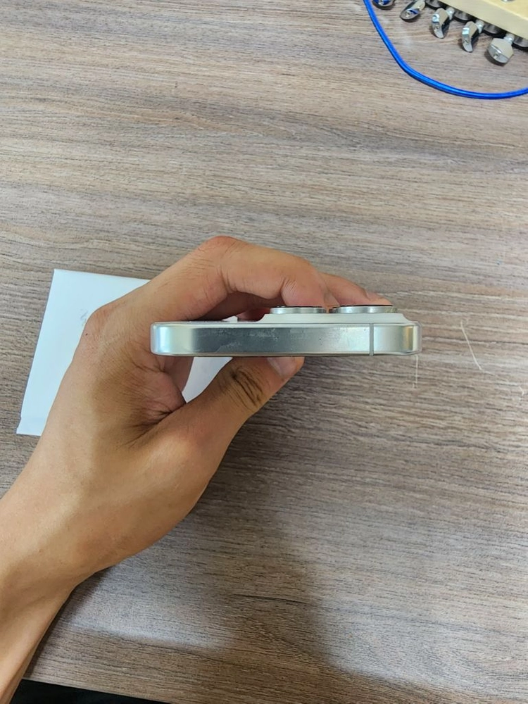 아이폰 16프로 128GB 화이트 이미지