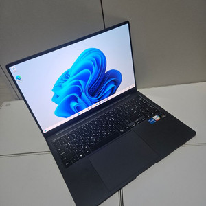 삼성 노트북 갤럭시북3 프로NT960XFT 16인치 !5-13세대/램32/SSD512/풀박스 이미지