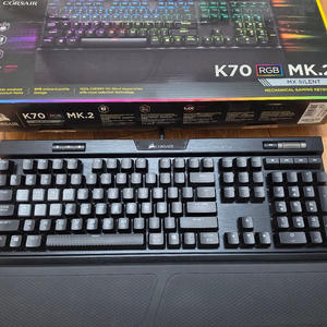 커세어 k70 기계식 키보드 이미지