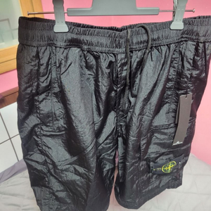 스톤아일랜드 나일론메탈 반바지 이미지