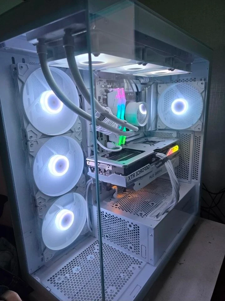 7800X3D , 4070TiSUPER PC본체 팝니다 - 안심되는 중고거래