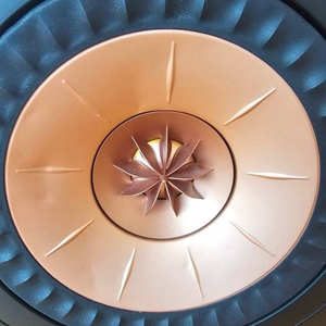KEF LS50 Wireless II 하이파이 스피커 이미지