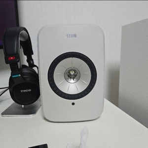 KEF LSX II LT 스톤화이트 액티브 스피커 이미지
