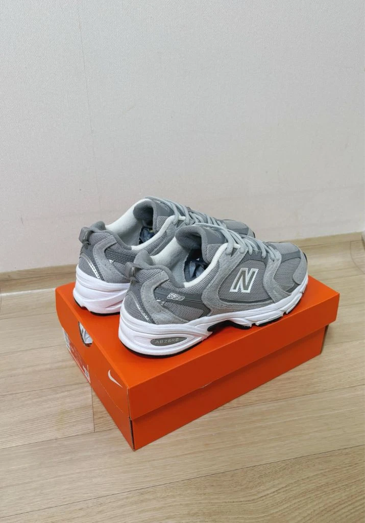 [230] 뉴발란스 530 그레이 스웨이드 운동화 이미지