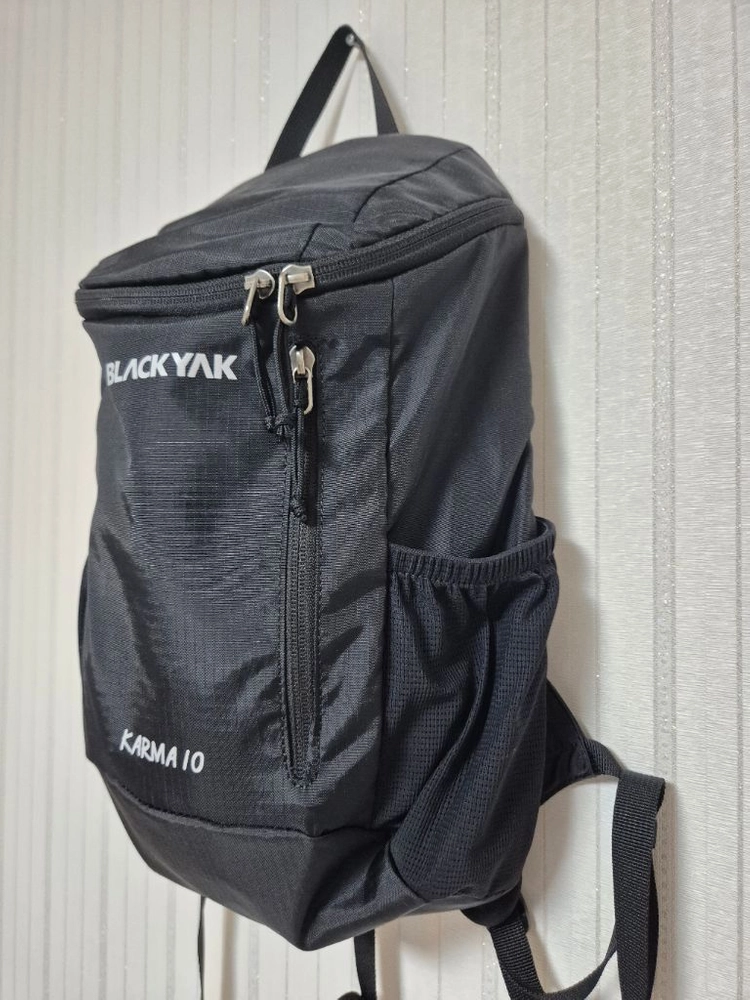 블랙야크 카르마10리터 등산가방 몽벨등산화 이미지