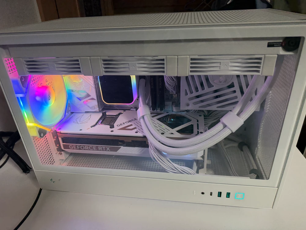9800X3D 5070ti 컴퓨터 본체 - 안심되는 중고거래