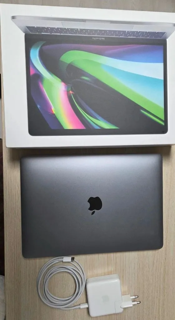 맥북프로 m2 8g,256gb 풀박스 - 안심되는 중고거래