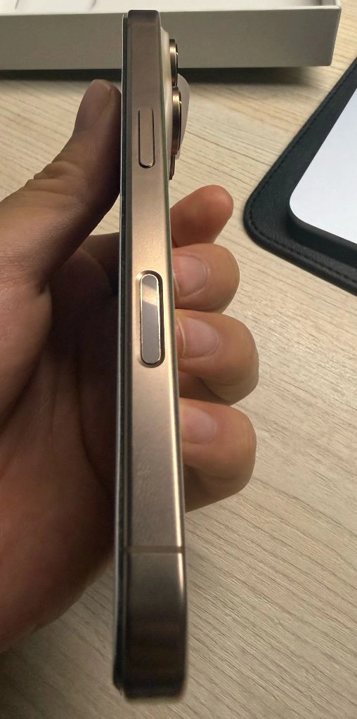 S급 아이폰 16pro 128GB 데저트 티타늄 자급제 풀박스 이미지