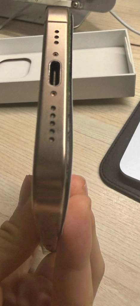 S급 아이폰 16pro 128GB 데저트 티타늄 자급제 풀박스 이미지