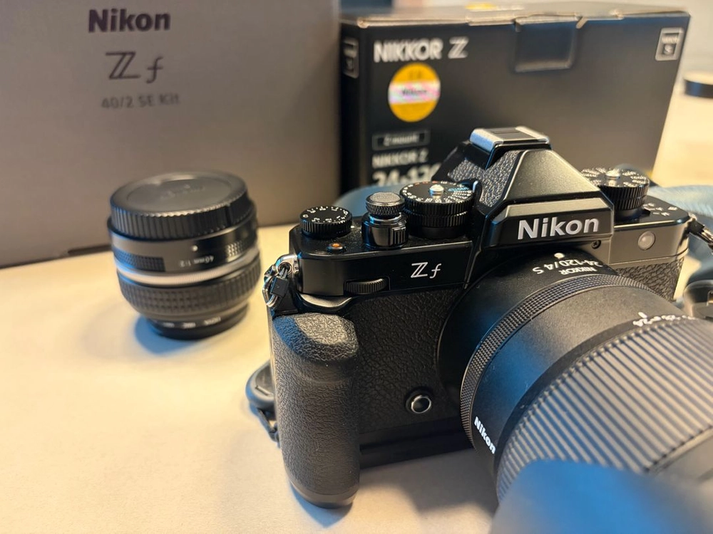 니콘 Zf 40mm f/2 se 키트 및 Z 24-120mm f/4 S 렌즈 이미지