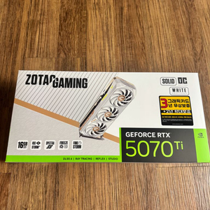 RTX 5070 Ti 그래픽카드 이미지