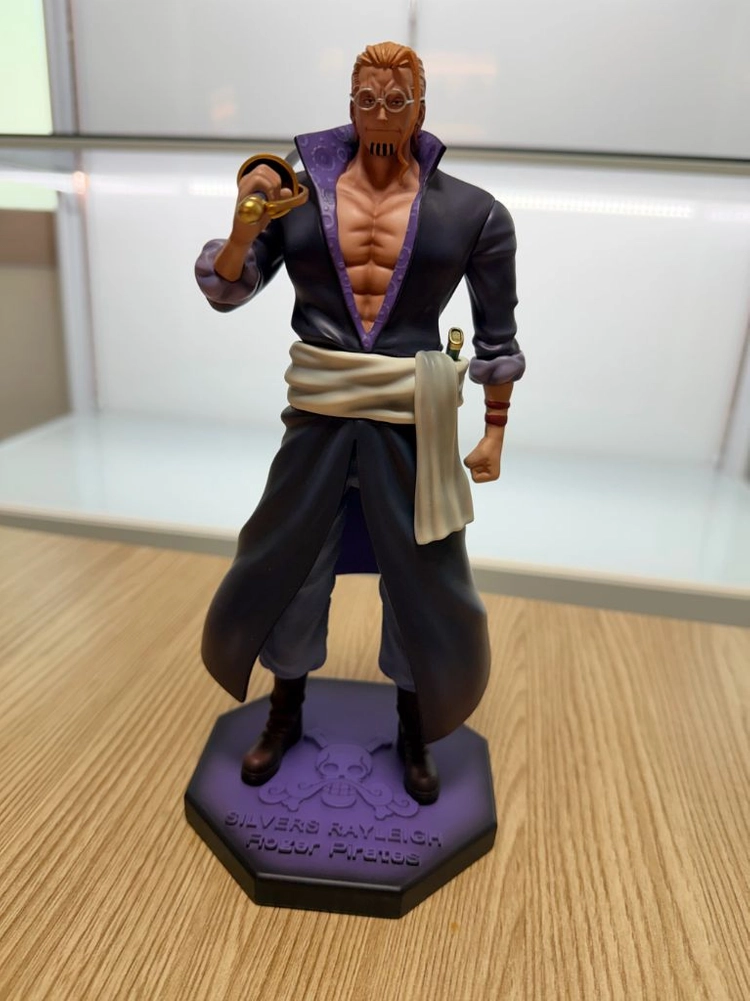 원피스 레진 피규어 Stand 로저 해적단 판매 합니다. 이미지