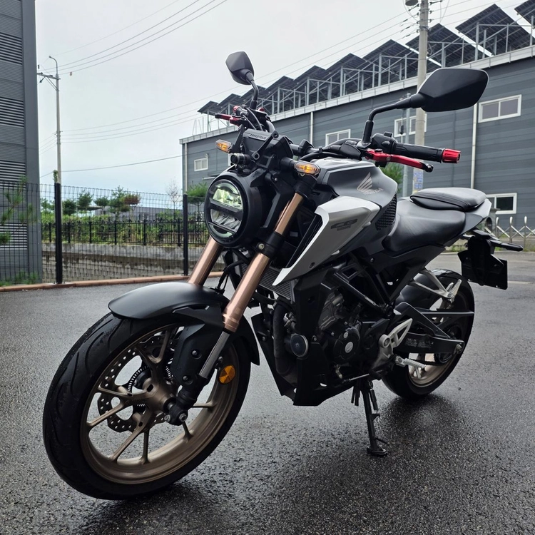 [혼다]cb125r 21년식 2만키로 2채널블박 깔끔한 바이크 저렴하게 판매합니다 이미지