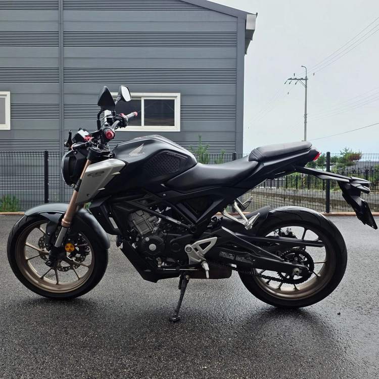 [혼다]cb125r 21년식 2만키로 2채널블박 깔끔한 바이크 저렴하게 판매합니다 이미지