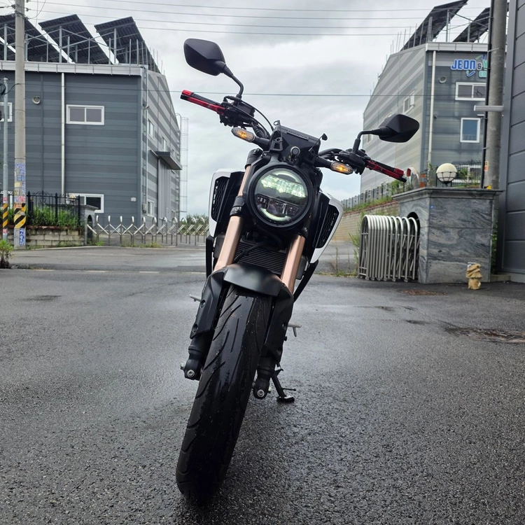 [혼다]cb125r 21년식 2만키로 2채널블박 깔끔한 바이크 저렴하게 판매합니다 이미지