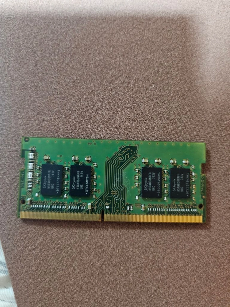 SK하이닉스 DDR4 8GB PC 2400 노트북 메모리 이미지