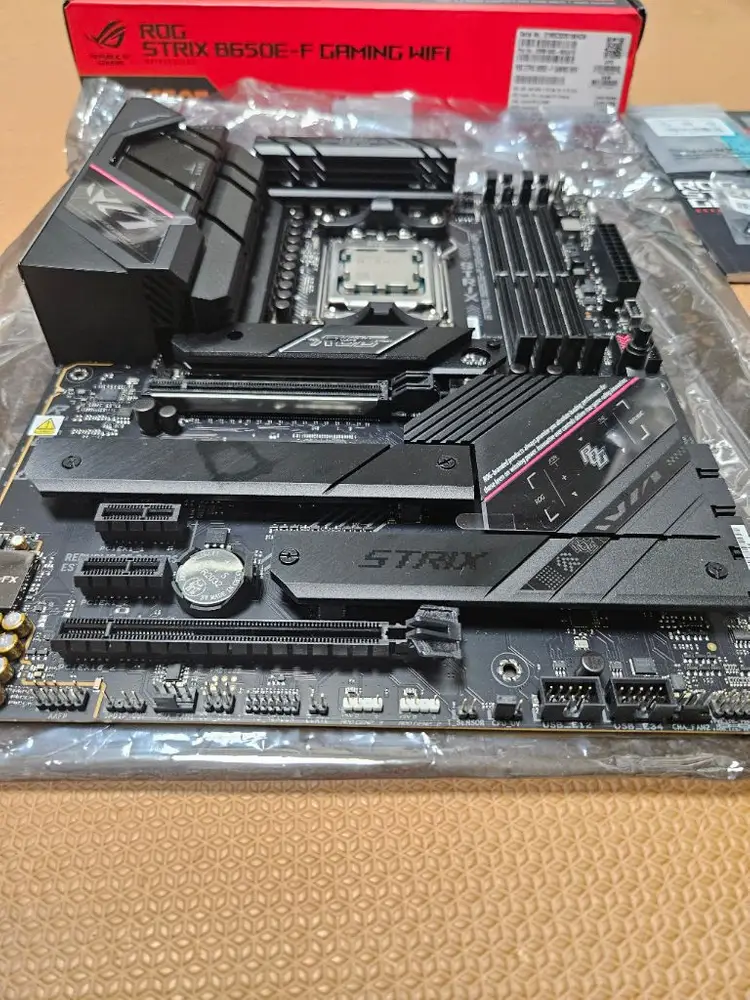 라이젠 7800X3D, STRIX B650E-F WIFI 보드셋 팝니다 이미지