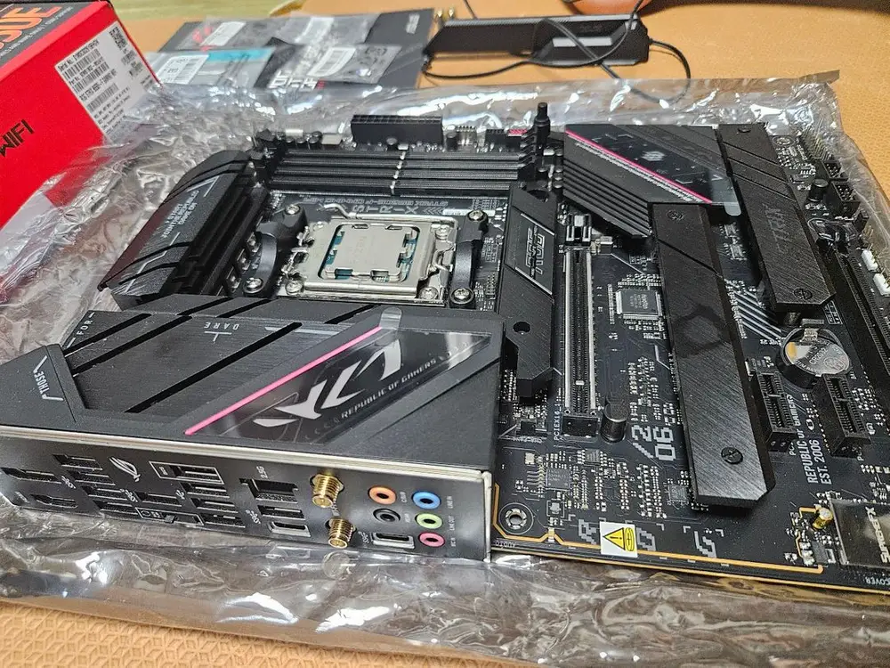 라이젠 7800X3D, STRIX B650E-F WIFI 보드셋 팝니다 이미지
