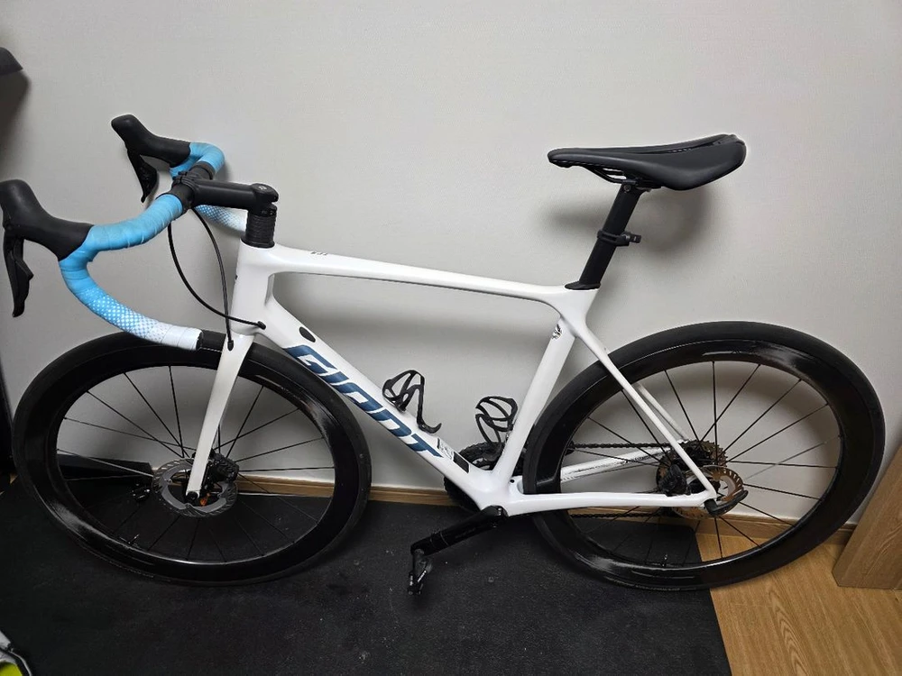 자이언트 TCR 어드밴스 1 kom 105 di2 화이트 M/L + 아비아브 에이온 카본휠셋 이미지