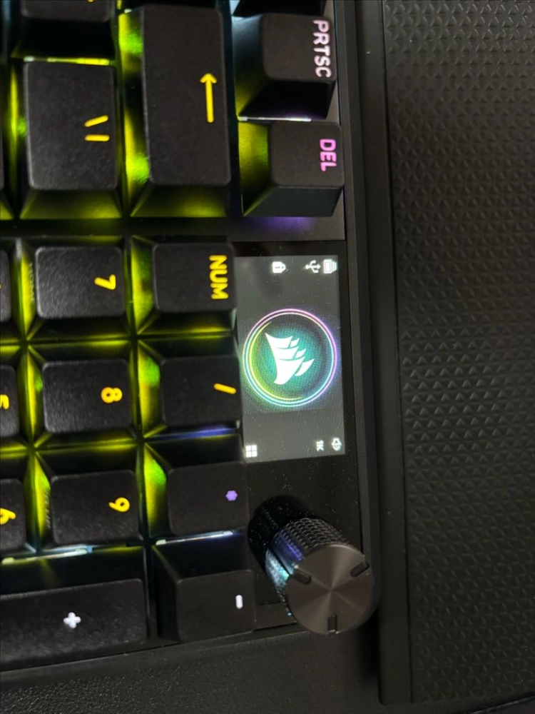 커세어 뱅가드 96 핫스왑 8K MGX US 이미지