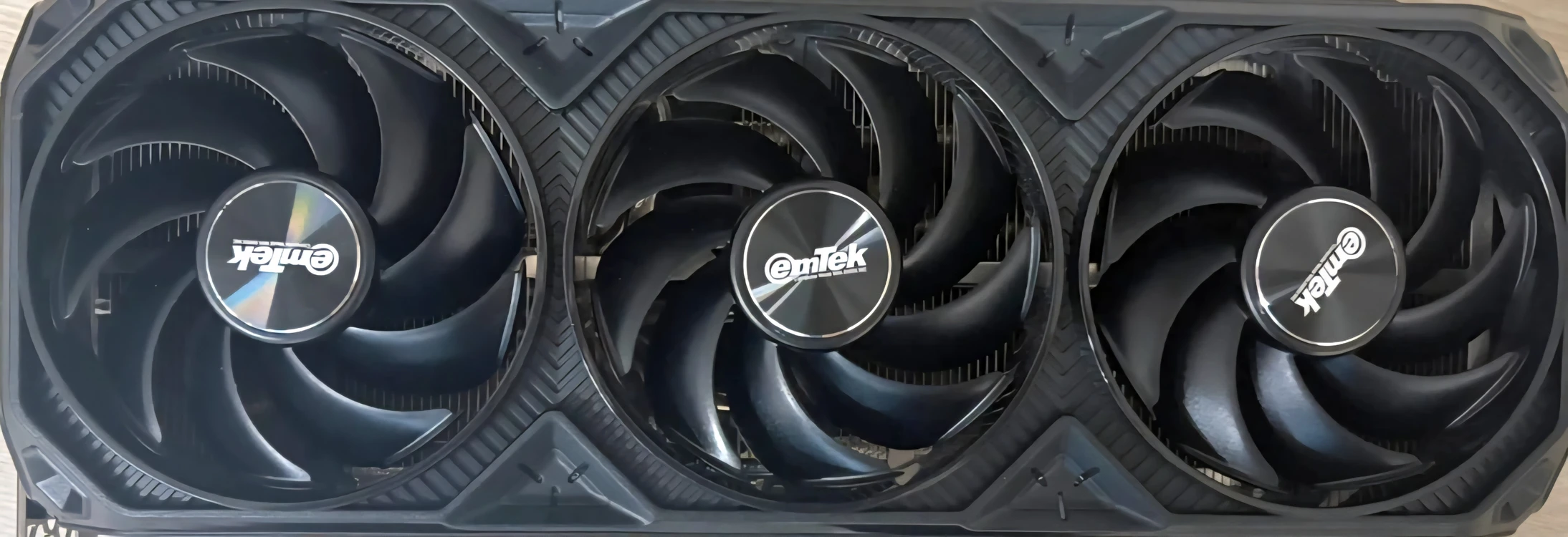 이엠텍 RTX 4070Ti 블랙스톰 - 안심되는 중고거래