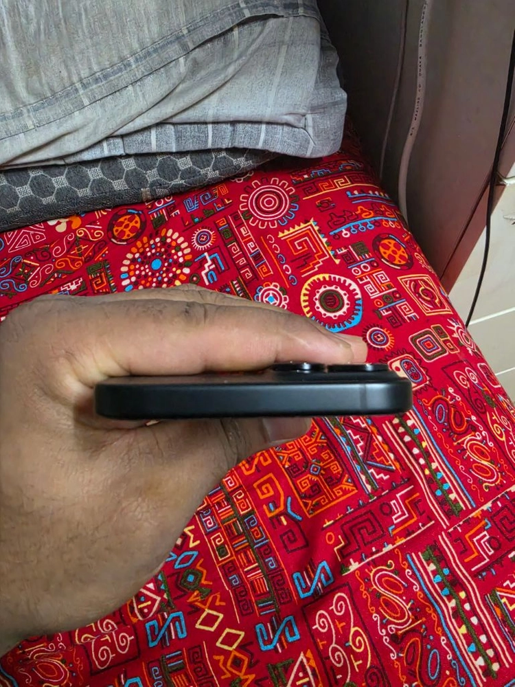 애플 아이폰 15 플러스 128GB 블랙 새 휴대폰 이미지