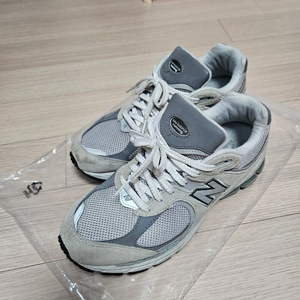 뉴발란스 2002R 그레이 260 이미지