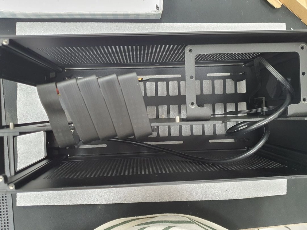 컴퓨터 ITX 케이스 LOUQE GHOST S1 블랙 이미지