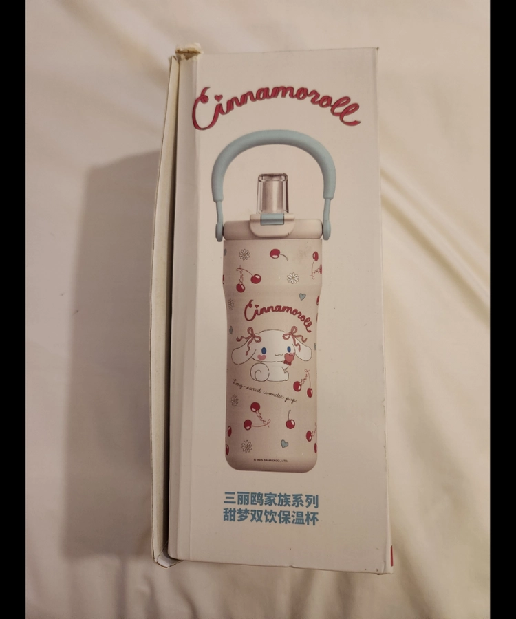 산리오 시나모롤 체리 패턴 물병 750ml 이미지