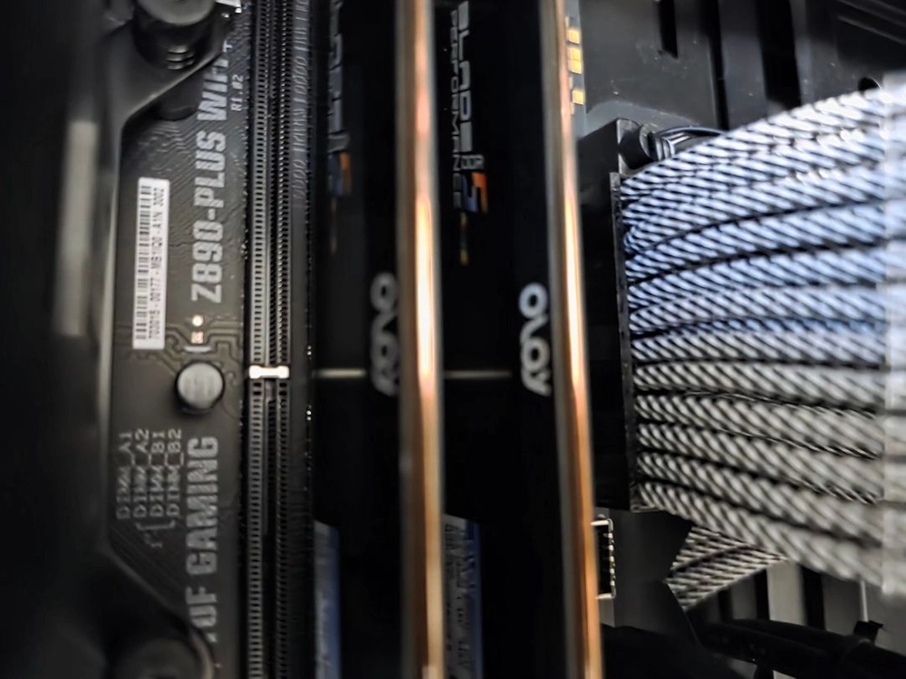 Oloy DDR5 16GB(8GBx2) 6000MHz 이미지