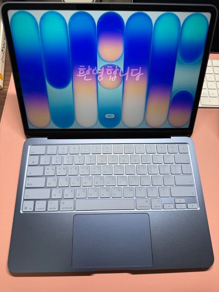 단순개봉. 맥북네오 256GB (네이비 인디고) - 안심되는 중고거래