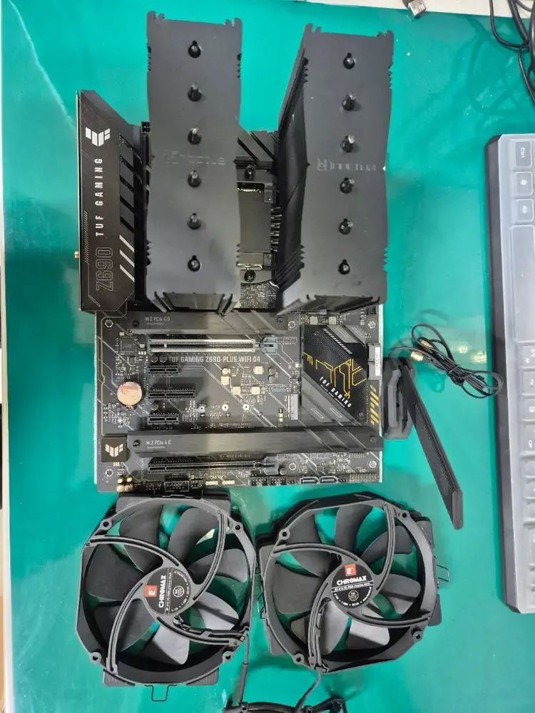 인텔 I7 12700KF+Z690 D4+녹투아 D15 chromax 보드세트 판매 - 안심되는 중고거래