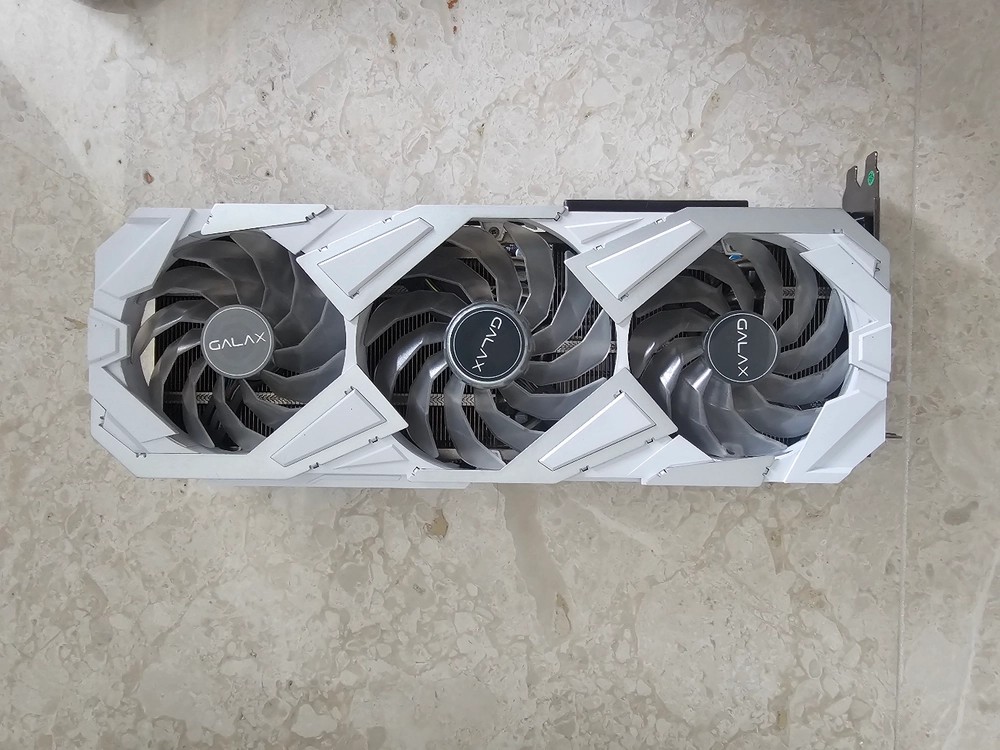 갤럭시 RTX 3080 화이트 이미지