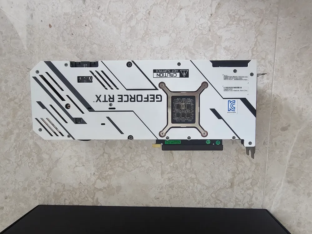 갤럭시 RTX 3080 화이트 이미지