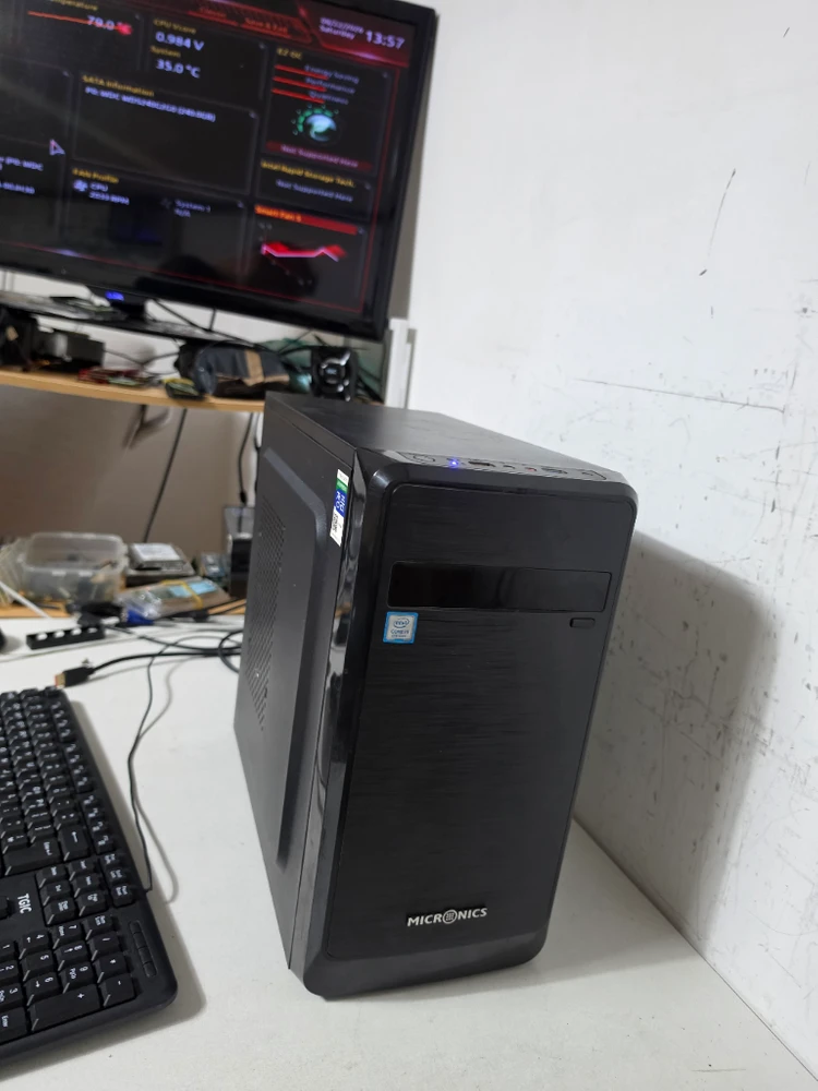 인텔 i3-8100 /D4 8램 SSD256 / 지포스1050 데스크탑 본체37만원 이미지