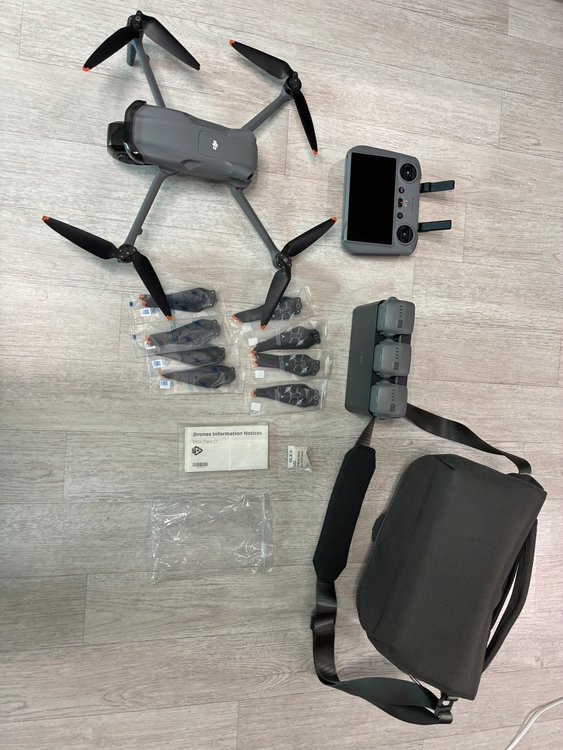 DJI AIR3 에어3 플라이모어 콤보 / RC2 조종기 이미지