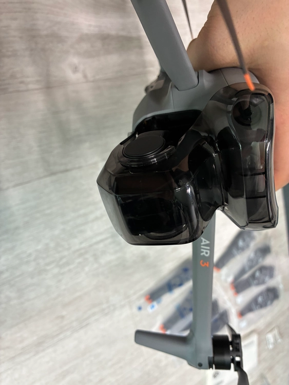DJI AIR3 에어3 플라이모어 콤보 / RC2 조종기 이미지