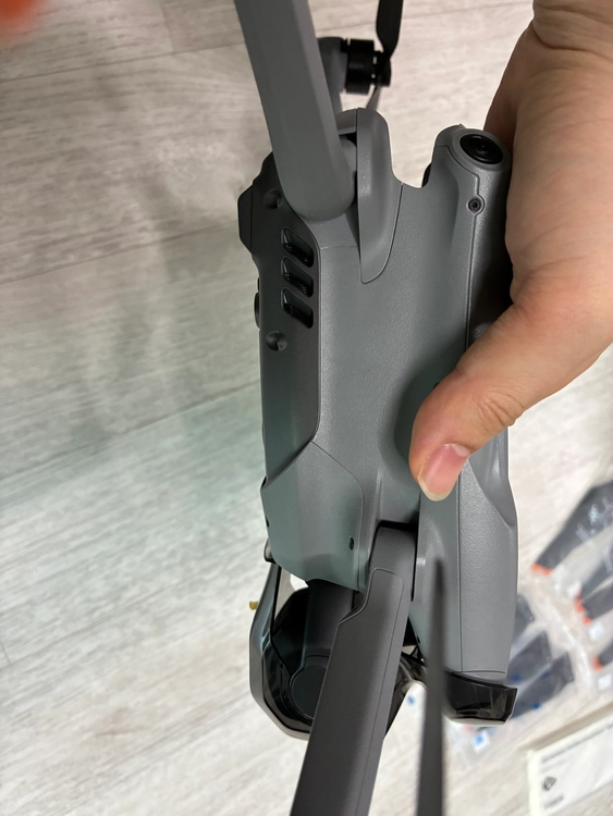 DJI AIR3 에어3 플라이모어 콤보 / RC2 조종기 이미지