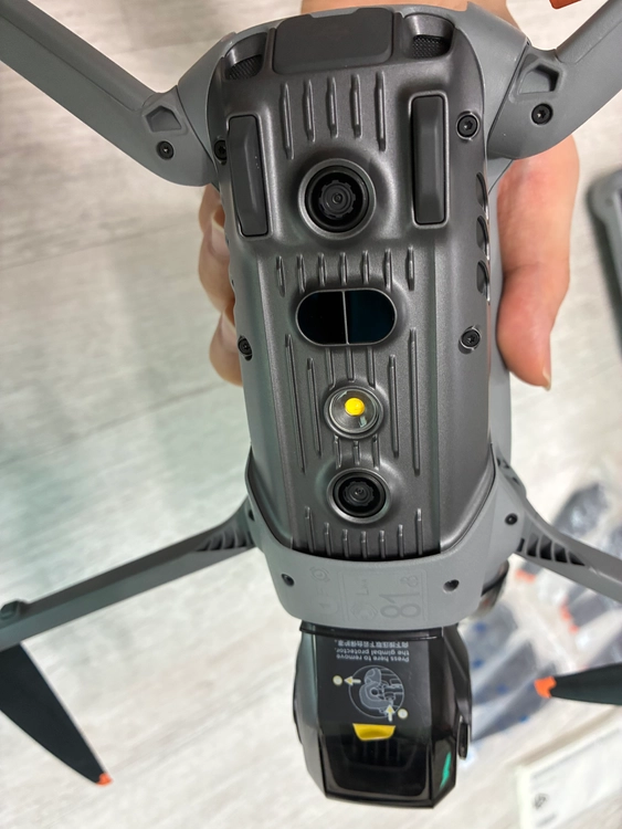 DJI AIR3 에어3 플라이모어 콤보 / RC2 조종기 이미지