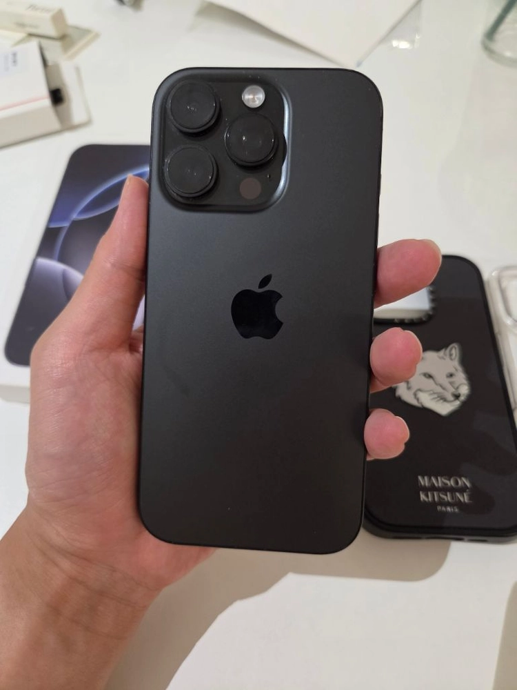 아이폰 16 프로 256GB 블랙 이미지