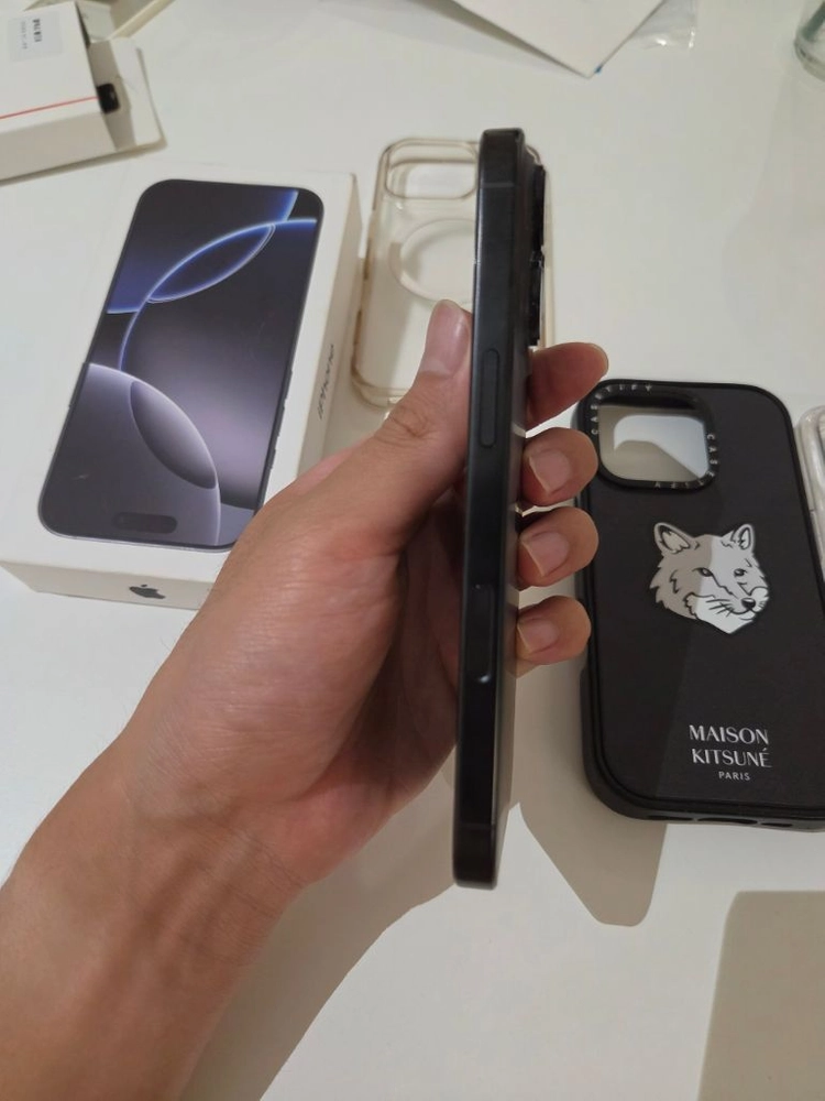 아이폰 16 프로 256GB 블랙 이미지