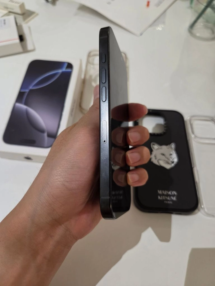 아이폰 16 프로 256GB 블랙 이미지