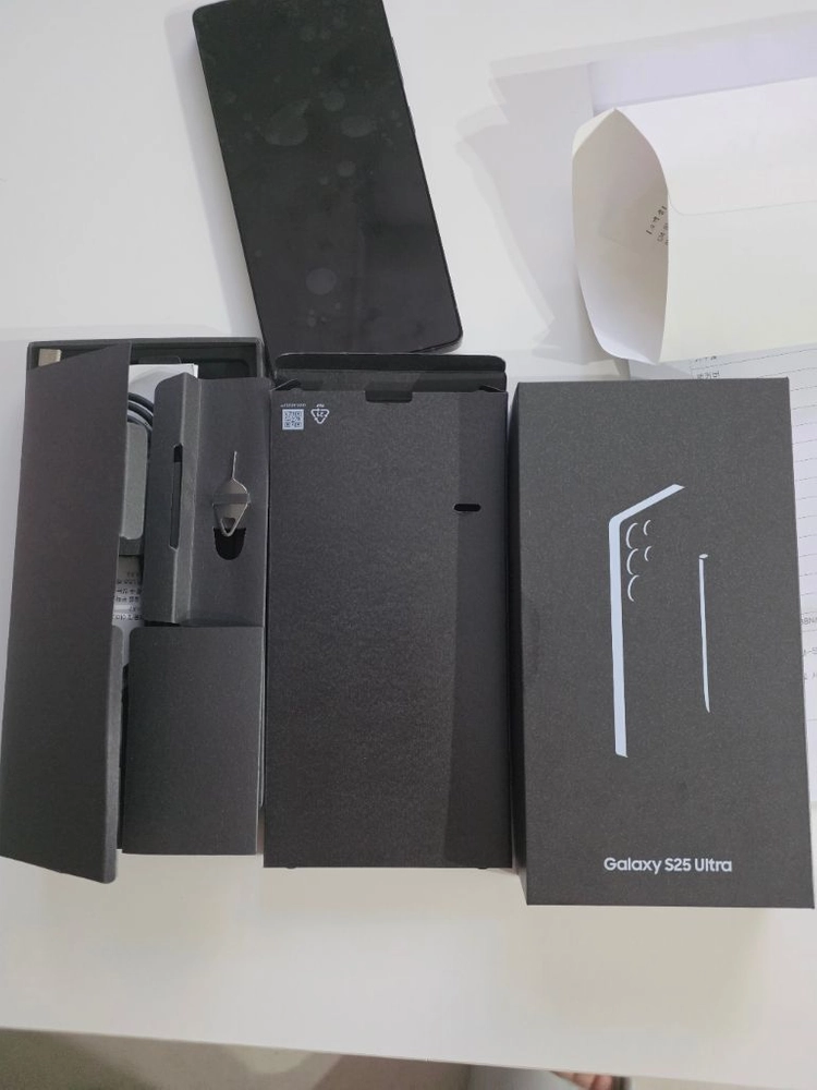 갤럭시 S25 울트라 1TB 16GB 자급제 S급 풀박스 / 삼성센터 외장 신품교체 - 안심되는 중고거래